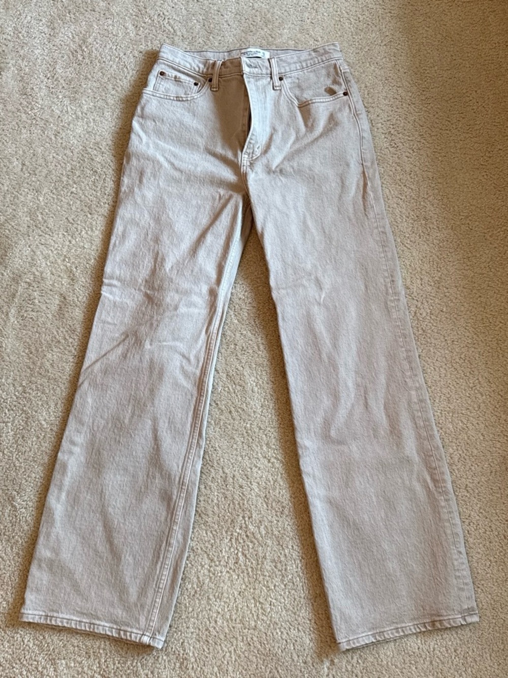 Abercrombie & Fitch Relaxed Fit High Rise Jeans